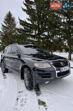 Внедорожник / Кроссовер Volkswagen Touareg 2006 в Дубно