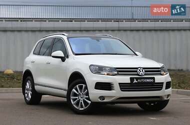 Внедорожник / Кроссовер Volkswagen Touareg 2011 в Киеве