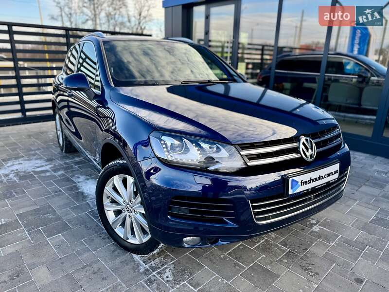 Позашляховик / Кросовер Volkswagen Touareg 2014 в Рівному