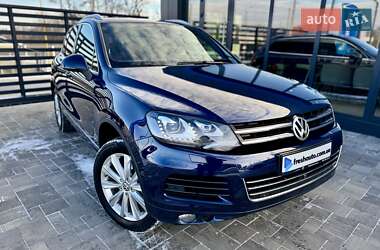 Внедорожник / Кроссовер Volkswagen Touareg 2014 в Ровно