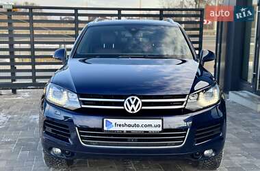 Внедорожник / Кроссовер Volkswagen Touareg 2014 в Ровно