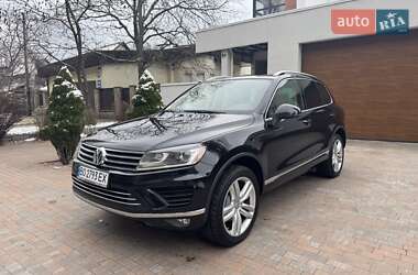 Внедорожник / Кроссовер Volkswagen Touareg 2015 в Киеве