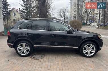 Позашляховик / Кросовер Volkswagen Touareg 2015 в Києві