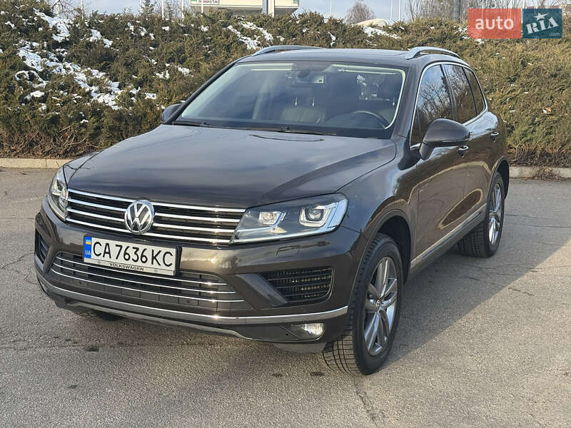 Позашляховик / Кросовер Volkswagen Touareg 2016 в Умані