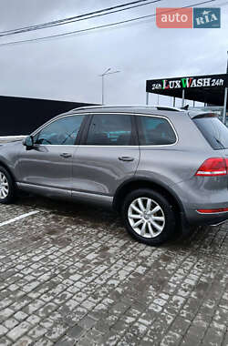 Внедорожник / Кроссовер Volkswagen Touareg 2011 в 