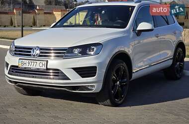 Внедорожник / Кроссовер Volkswagen Touareg 2016 в Измаиле