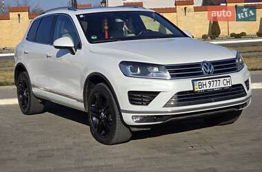 Внедорожник / Кроссовер Volkswagen Touareg 2016 в Измаиле