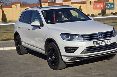 Внедорожник / Кроссовер Volkswagen Touareg 2016 в Измаиле