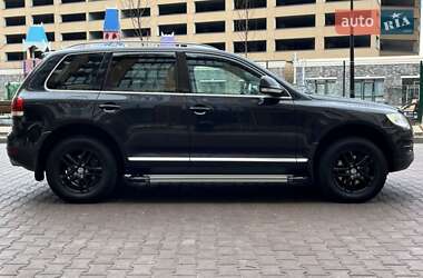 Позашляховик / Кросовер Volkswagen Touareg 2010 в 
