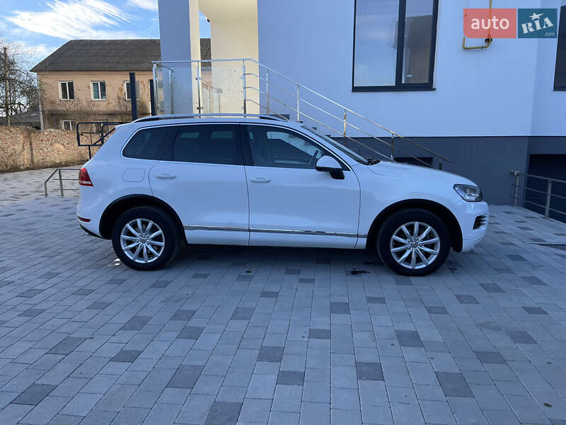 Позашляховик / Кросовер Volkswagen Touareg 2011 в Івано-Франківську