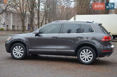 Позашляховик / Кросовер Volkswagen Touareg 2012 в Харкові