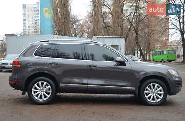 Позашляховик / Кросовер Volkswagen Touareg 2012 в Харкові