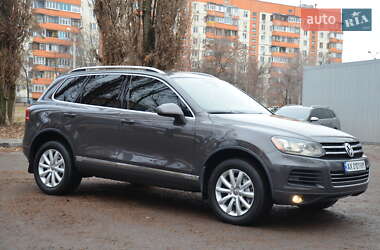 Позашляховик / Кросовер Volkswagen Touareg 2012 в Харкові