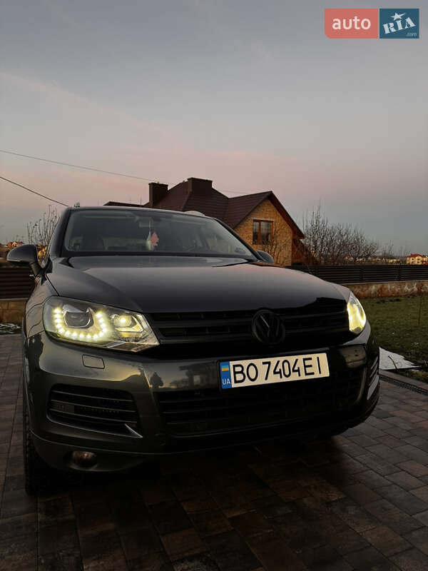 Внедорожник / Кроссовер Volkswagen Touareg 2012 в Тернополе