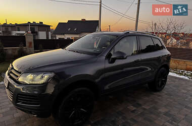 Позашляховик / Кросовер Volkswagen Touareg 2012 в 