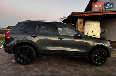 Позашляховик / Кросовер Volkswagen Touareg 2012 в 