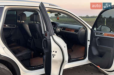 Позашляховик / Кросовер Volkswagen Touareg 2010 в 