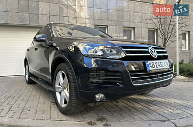 Позашляховик / Кросовер Volkswagen Touareg 2012 в 