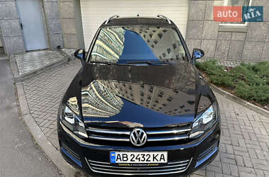 Позашляховик / Кросовер Volkswagen Touareg 2012 в 