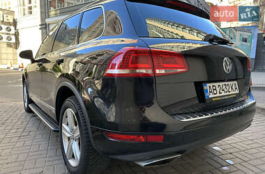 Позашляховик / Кросовер Volkswagen Touareg 2012 в 