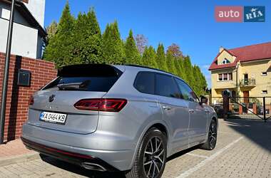 Внедорожник / Кроссовер Volkswagen Touareg 2020 в Киеве