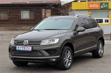 Позашляховик / Кросовер Volkswagen Touareg 2015 в Кривому Розі