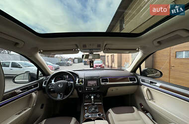Внедорожник / Кроссовер Volkswagen Touareg 2014 в 