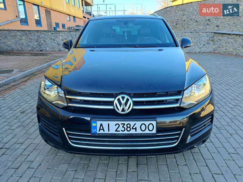 Позашляховик / Кросовер Volkswagen Touareg 2011 в Харкові