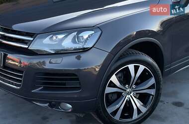 Позашляховик / Кросовер Volkswagen Touareg 2011 в Рівному