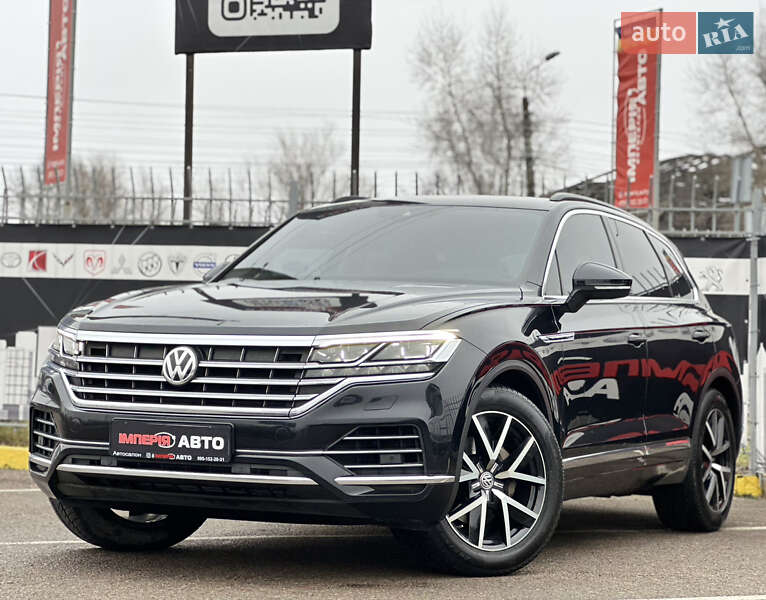 Позашляховик / Кросовер Volkswagen Touareg 2018 в Києві