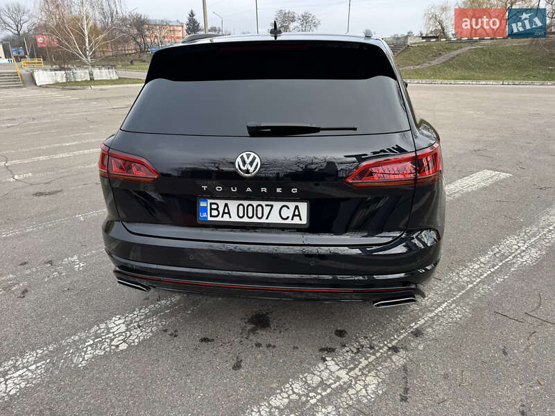 Внедорожник / Кроссовер Volkswagen Touareg 2019 в Александрие