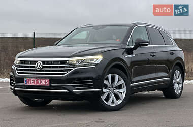 Позашляховик / Кросовер Volkswagen Touareg 2019 в Рівному