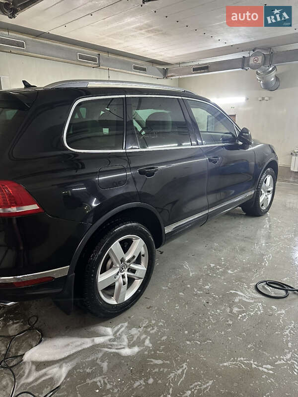 Внедорожник / Кроссовер Volkswagen Touareg 2015 в Харькове