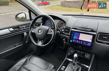 Внедорожник / Кроссовер Volkswagen Touareg 2014 в 