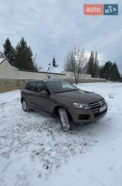 Внедорожник / Кроссовер Volkswagen Touareg 2013 в 