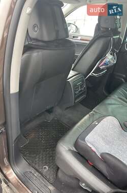 Внедорожник / Кроссовер Volkswagen Touareg 2013 в 
