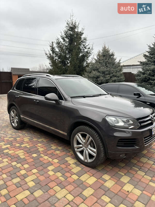 Внедорожник / Кроссовер Volkswagen Touareg 2010 в Днепре