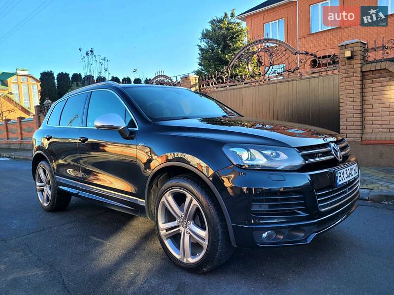 Внедорожник / Кроссовер Volkswagen Touareg 2013 в Хмельницком