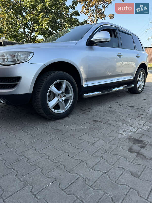 Внедорожник / Кроссовер Volkswagen Touareg 2007 в Киеве