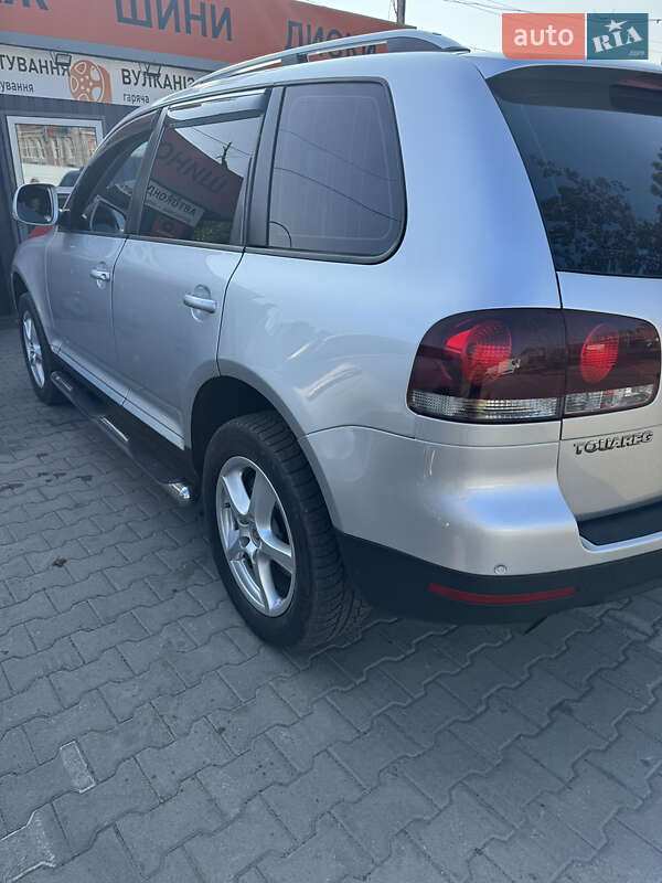 Внедорожник / Кроссовер Volkswagen Touareg 2007 в Киеве