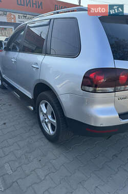 Внедорожник / Кроссовер Volkswagen Touareg 2007 в 