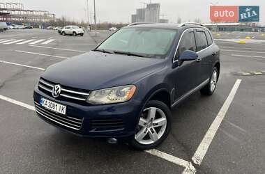 Позашляховик / Кросовер Volkswagen Touareg 2010 в Києві