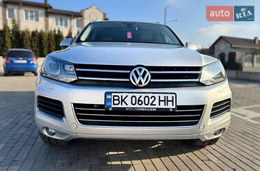 Позашляховик / Кросовер Volkswagen Touareg 2013 в Рівному