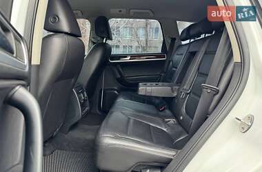 Внедорожник / Кроссовер Volkswagen Touareg 2012 в Днепре