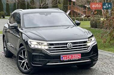 Позашляховик / Кросовер Volkswagen Touareg 2018 в Львові