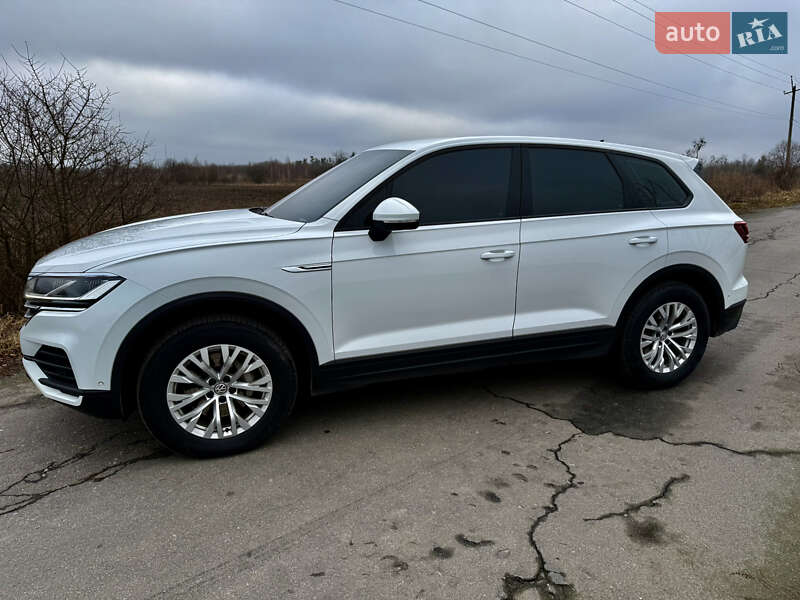 Позашляховик / Кросовер Volkswagen Touareg 2018 в Шепетівці