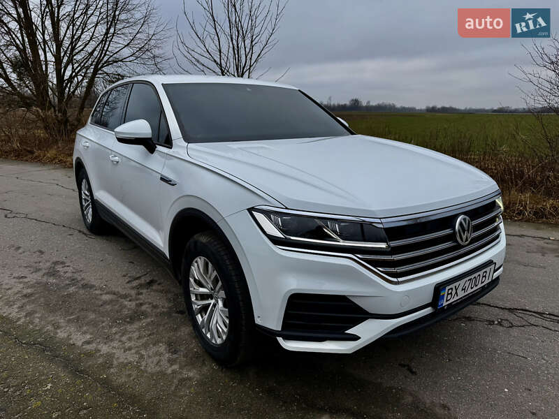 Позашляховик / Кросовер Volkswagen Touareg 2018 в Шепетівці