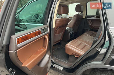 Внедорожник / Кроссовер Volkswagen Touareg 2011 в Киеве