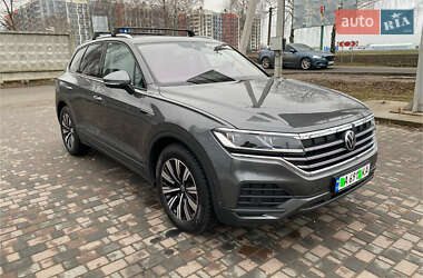 Позашляховик / Кросовер Volkswagen Touareg 2021 в Києві