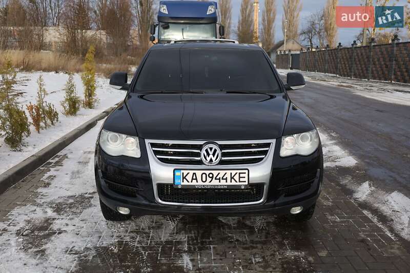 Позашляховик / Кросовер Volkswagen Touareg 2009 в Рівному